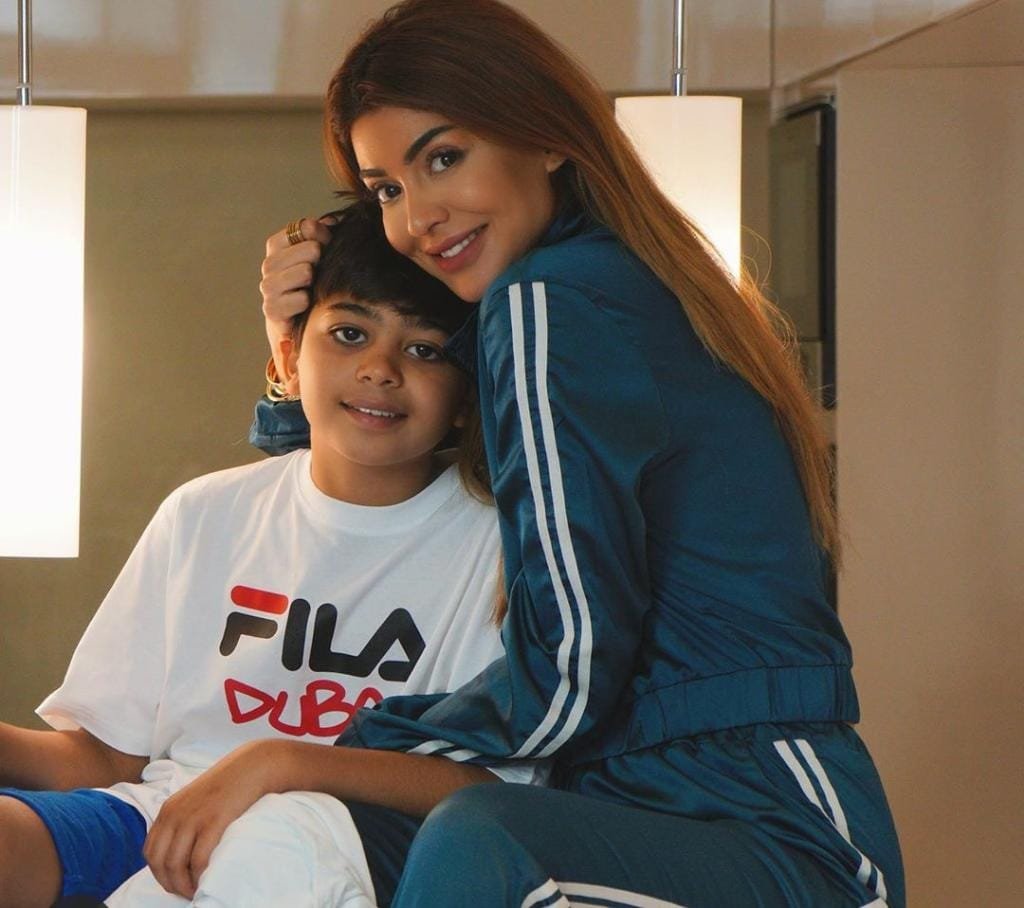 البلوجر زينة لؤي تكشف كيف تقضي وقتها في الحجر المنزلي 3 6b7e1c7fc5511a04f50cf3ad35a41e92