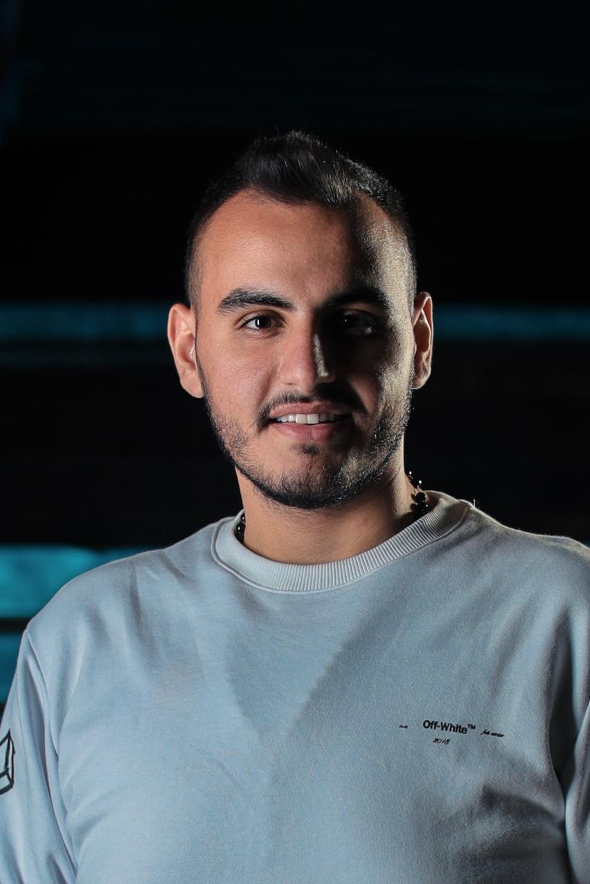 DJOW شغفه جعل من أحلامه حقيقة من هو جو ضو؟ 3 898f5d5d410f51cccc46535244eb4f65