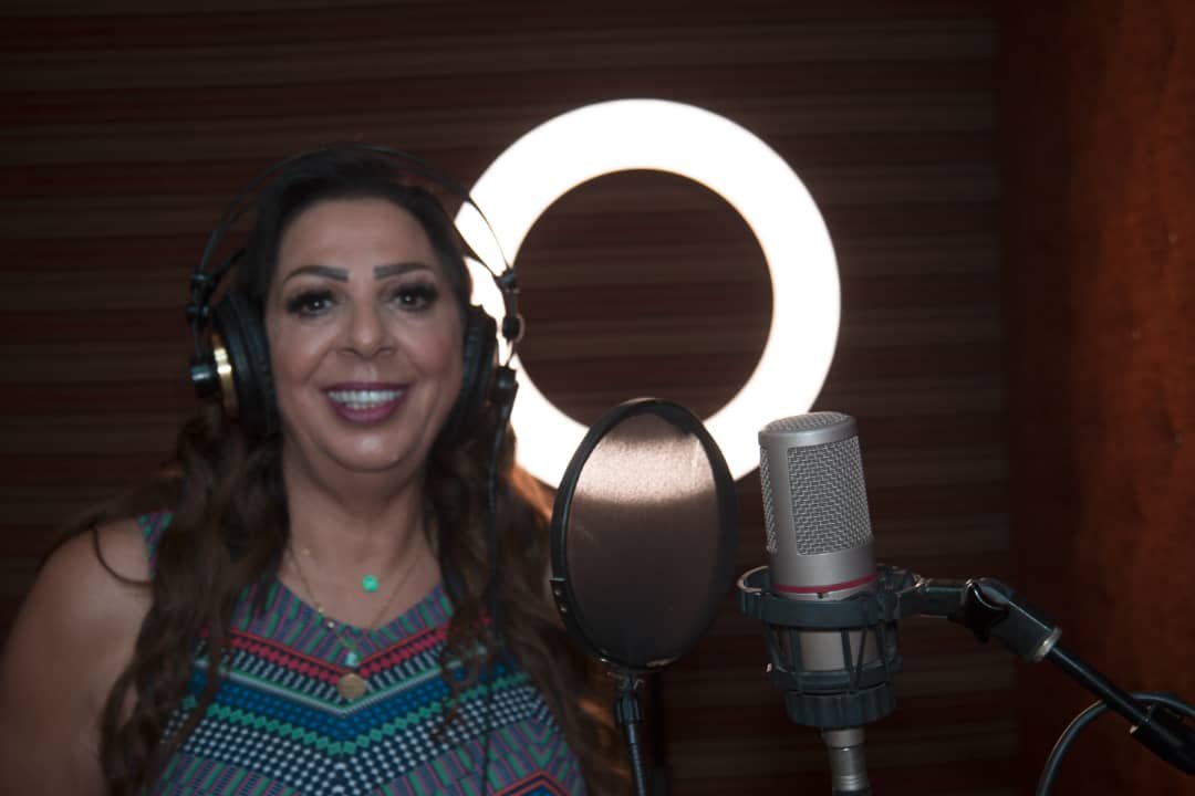 الآن المجموعة المقيمة في لبنان تضع بصمتها الخاصة على الأغنية لتزيدها لونا و رونقاً مميزا 3 116c64c9983905928114649337d1e37d