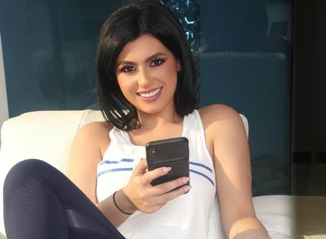 الاعلامية رنيم عايشة بعصفورية .. تفووه 1 4c6d6ea7acf477ef264a1ea09e33efb7