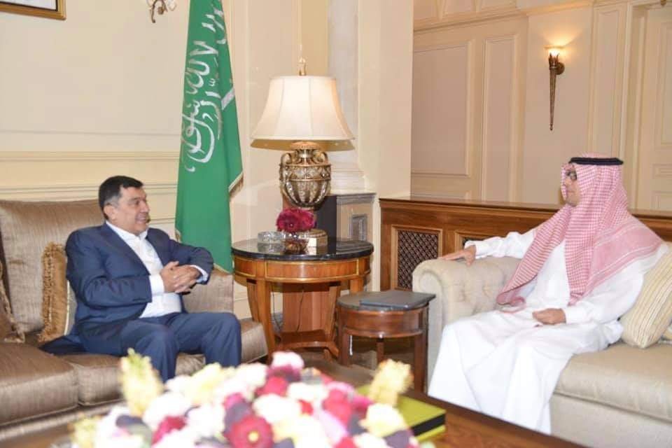 سفير خادم الحرمين الشريفين في لبنان يستقبل رئيس مجلس إدارة طيران الشرق الأوسط 3 7fc16efcdcb81f9106d181076f4e9ce8