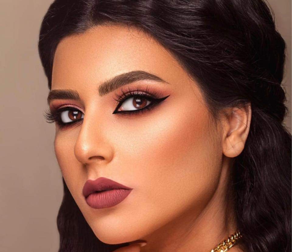 الاعلامية رنيم بخير .. عبالي احضن بيروت وابكي 3 8c2508eacfe930bb6c1293afed1eb3c0