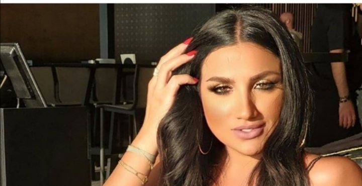 نجمة "نقشت" نوال حدشيتي بإطلالة ساحرة 1 55b0959c0215810e512381fe95c03f44