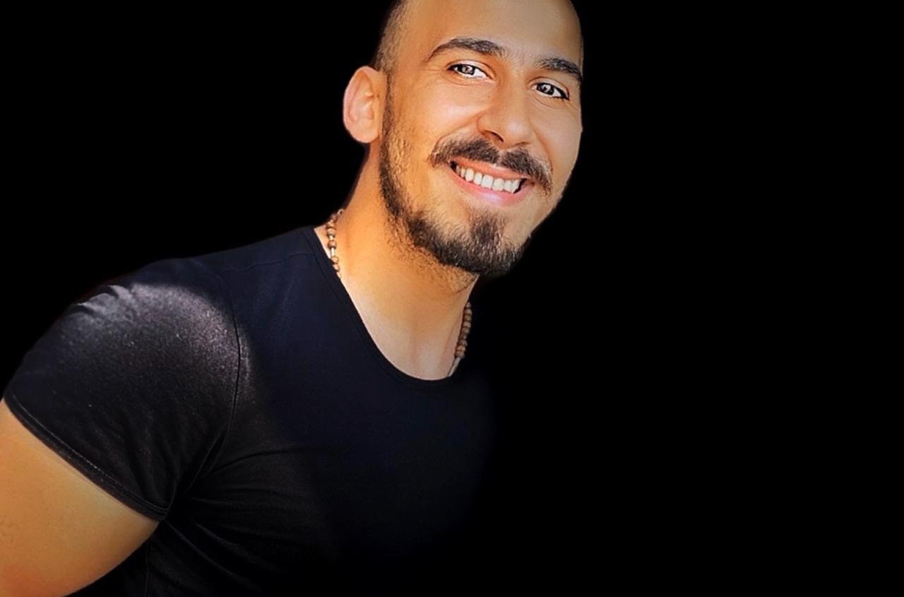هاني مقهور إسم لامع في عالم تصفيف الشعر 3 c21ffcedd9f85fa969408f8d508174d6