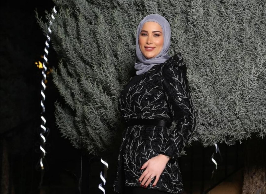 خبيرة التاتو اللبنانية هدى داغر بإطلالة مميزة 3 cbc1e32617b9cdc47f6abfe2a343e469