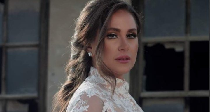 ديما قندلفت تبرز مهارتها في السباحة 1 8e468914654c7e2312e5acd76e5d7bb7