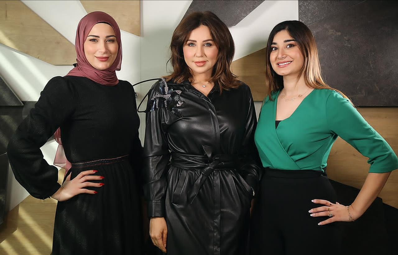 خبيرة التاتو هدى داغر تستضيف الإعلامية رابعة الزيات في مركزها 3 2de27b87deb7f0202c3a1bfd676c1ec6
