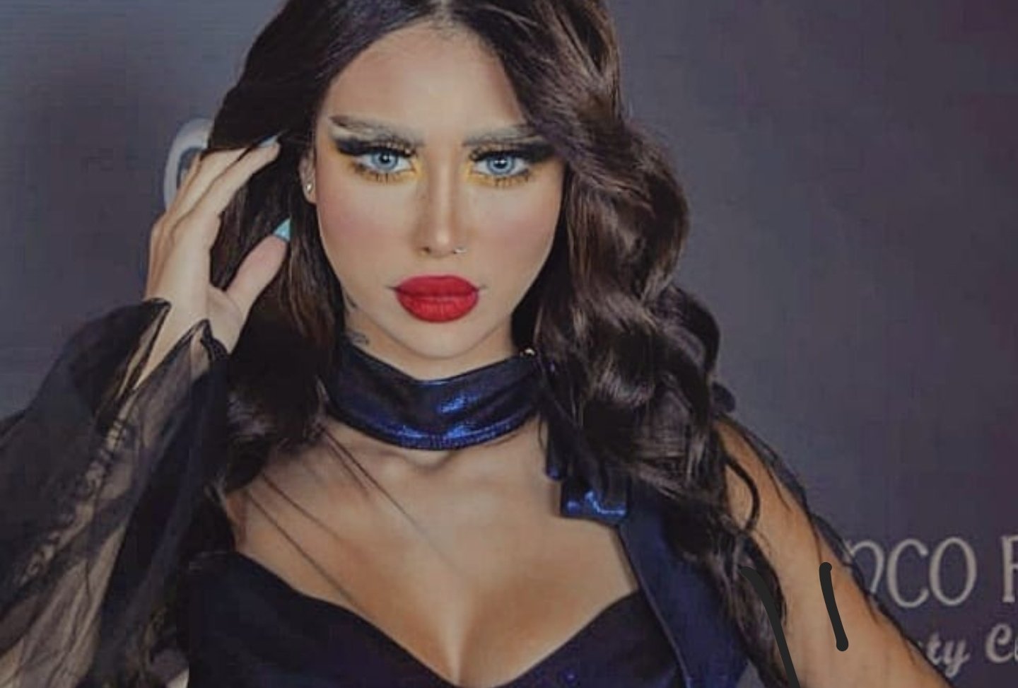 أطلقت جورجينا درويش فلتر جديد عبر الانستغرام تحت اسم GD وهو فلتر يعطي رونقاً ولامعاً للوجه بطريقة طبيعية . 3 e6d6c728e3cf90c7a6d67a306bb95dad