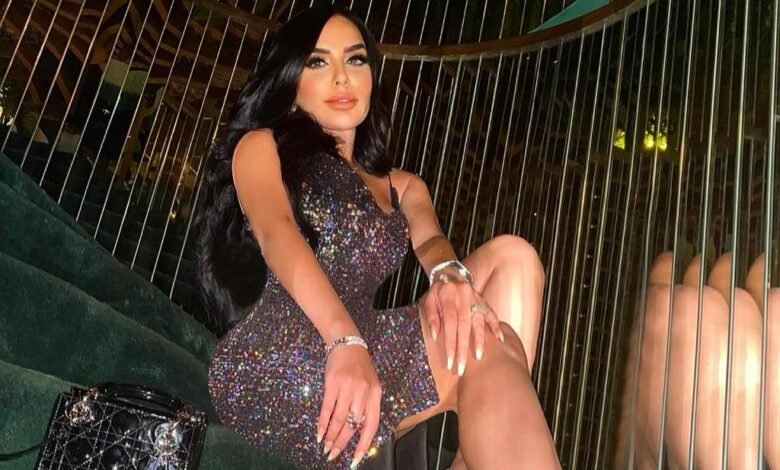 Model Mira Loves Distinction and Differences in all Domains of Life 1 83d661993fa45c3c8f4e4bfb7006caf7