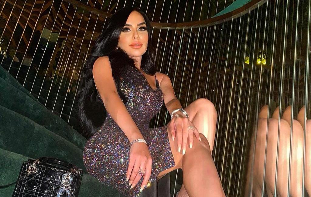 Model Mira Loves Distinction and Differences in all Domains of Life 3 83d661993fa45c3c8f4e4bfb7006caf7