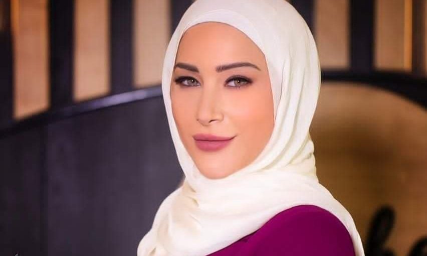 خبيرة التاتو هدى داغر تشارك المتابعين فيديو يجمعها بالإعلامية كارلا حداد 3 4ccdb3587fc51e540f75b96e9a20cc14