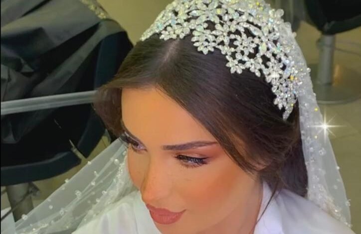 بطريقة فريدة وغير مألوفة.. المزيّن حسين صفوان يزيّن عرائسه 1 090a24021f3e8e012f3433c6227ee5e3
