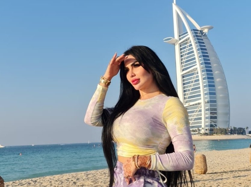 اللبنانية رنا حايك تثير الجدل بجمالها وأناقتها في دبي 3 dca1730f8b297a4ba671ffbc86beb63a