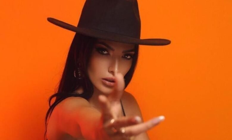 ملكة جمال آسيا السورية سنا عطيّة تتألق في إكسبو دبي وتجذب الحضور