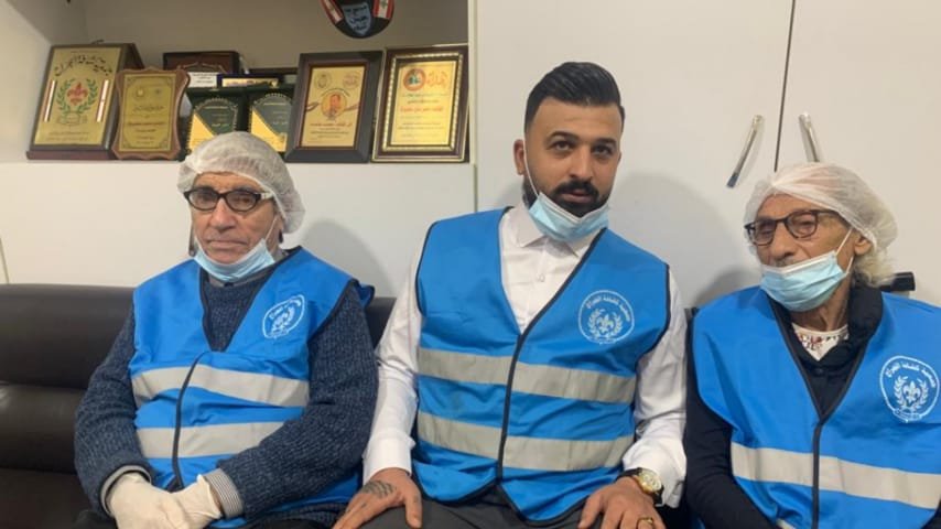 أخصائي زراعة الشعر سامر فاضل رفقة صلاح تيزاني في مبادرة المطبخ المركزي 3 1647857595b58300e1cd