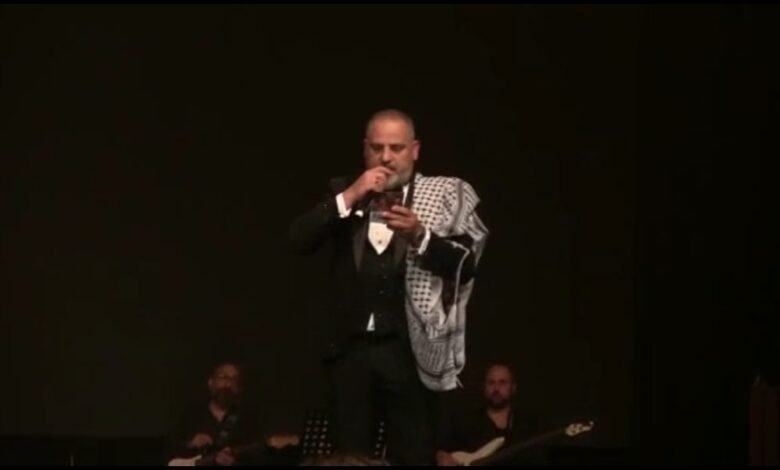 زكريا فحّام في وضع محرج بسبب الكوفية..ماالسبب! 1 165183684367de048d0d