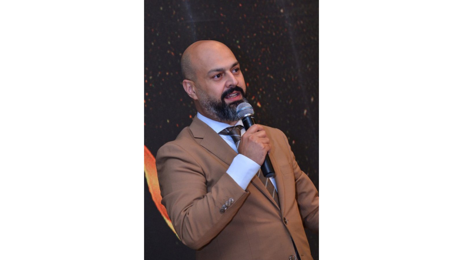 مهرجان AFDAL الدولي يقدم جائزة أفضل شركة إنتاج عربية لشركة إيبلا الدولية للإنتاج الفني 3 16573075579369395b48 scaled