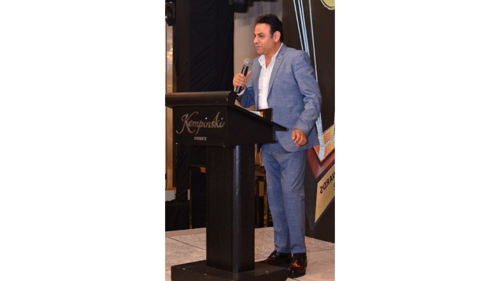 مهرجان AFDAL الدولي يقدم جائزة أفضل ملحن و موزع لملحم ابو شديد 3 1657308389e1044ee908 scaled
