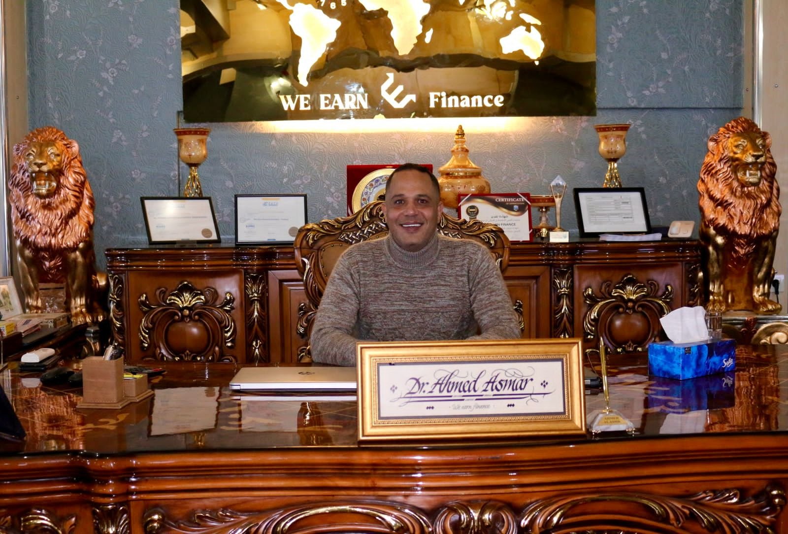الفنان مصطفى درويش في زيارة لمقر شركةWe earn fanince 3 16696534116d20dfeb3f
