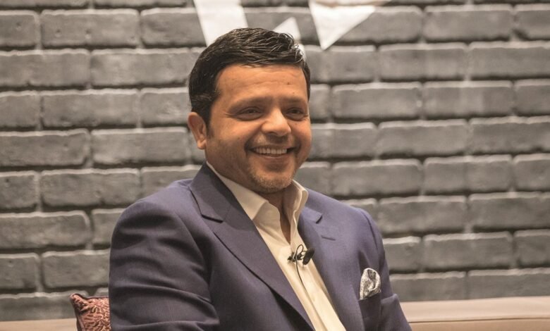 محمد هنيدي يكشف حقيقة خلافه مع عادل إمام... 1 1689324167637d72b39d