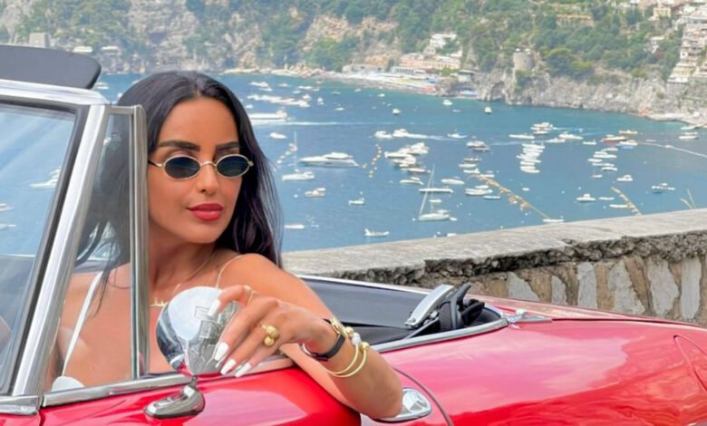 الفنانة منار تتعرض لمتاعب في رحلة إلى فينيسيا الإيطالية: فقدت امتعتها وتعرضت لسرقة محفظتها الشخصية 1 1690407672db8fe0f354