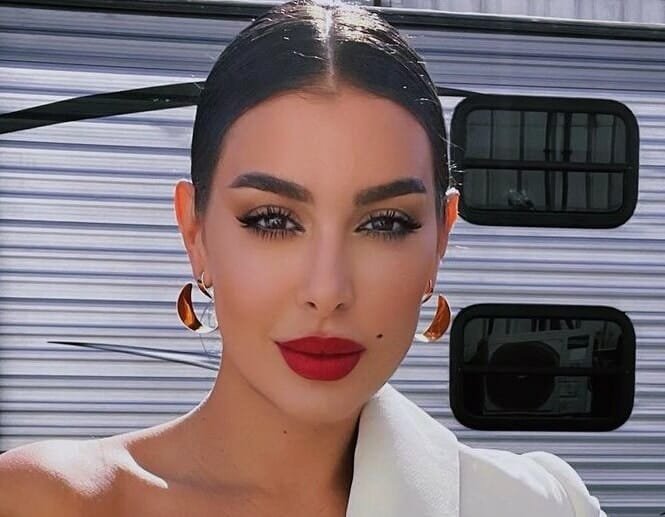 ياسمين صبري بإطلالة شبابية 3 1701169144864d9d3531