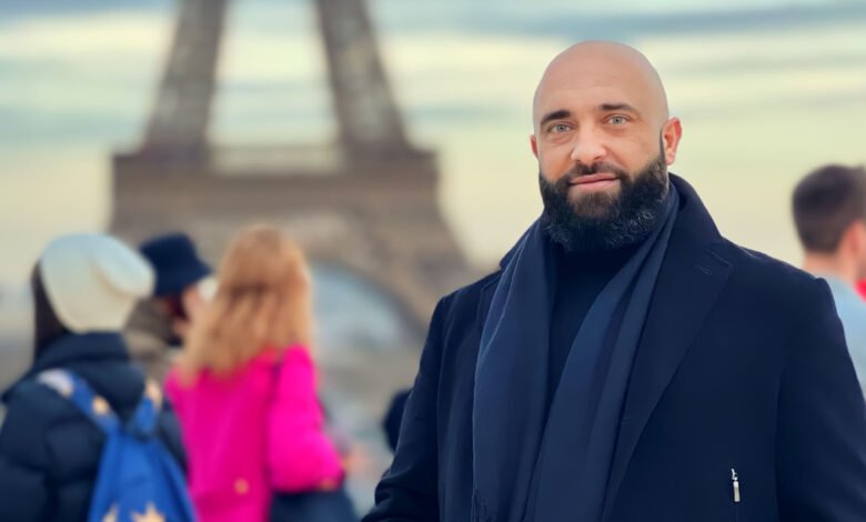 أبو علي منانا.. مرشد سياحي لبناني يبهر الزوار بفرنسا 1 170819493131a85839f0