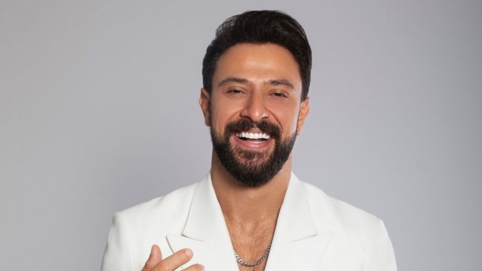 كريم نور يتجاوز عتبة 8 مليون مشاهدة بأغنيته الجديدة 3 170879245573fb0bd6de