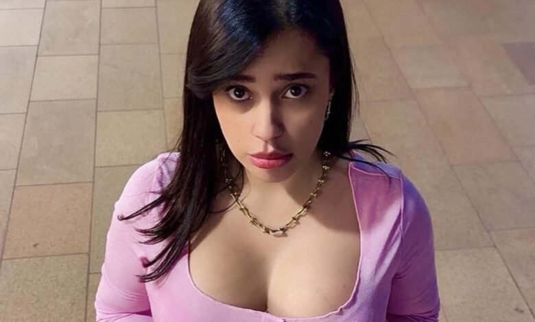 ياسمين سينو تخطف الأضواء وتصبح حديث الساعة على مواقع التواصل بعد مشاركتها لسلسلة من الصور الجديدة" 1 17088865951a03392e30