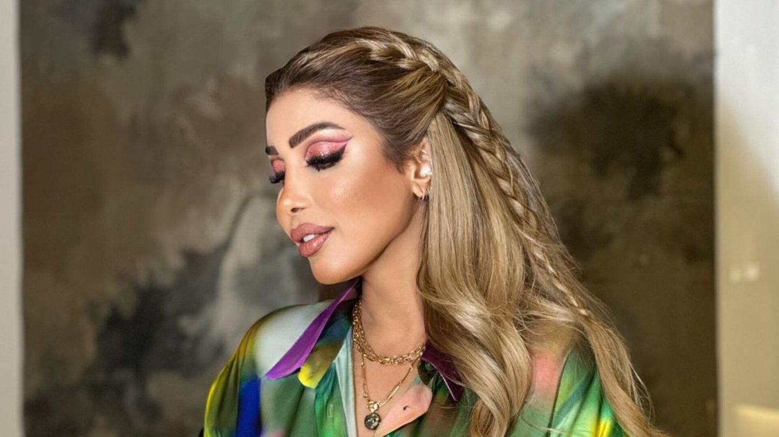 أروى تتعاون مع روتانا في "من عاب ابتلى" 3 1712659705f331f1ab1e
