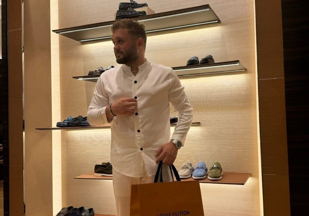 Beirut Billionaire حساب إنستغرام يكشف حياة الرفاهية في بيروت بسؤال What do you do for a living? - صورة مميزة صورة مميزة: Beirut Billionaire حساب إنستغرام يكشف حياة الرفاهية في بيروت بسؤال What do you do for a living?