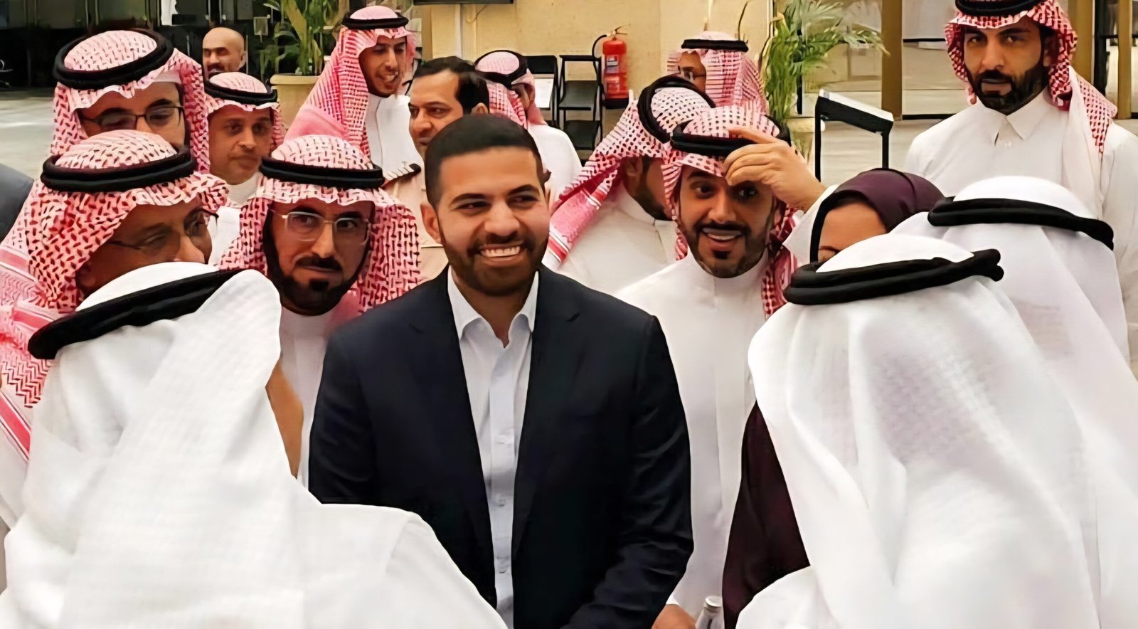 رؤية الدكتور ايلي متري: كيف سيغير مشروع الروبوتات الجديد وجه الصناعة في الشرق الأوسط؟ 3 WhatsApp Image 2024 07 02 at 1.30.26 PM 1 1 scaled