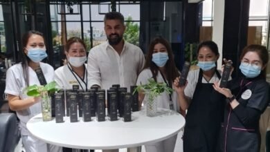 خبير الشعر أحمد سليمان يزور صالون شادن بمدينة حائل إطلاق منتج أوكسي موس في أكبر مركز تجميل بالمنطقة