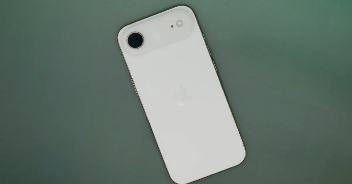 أنا أحب جهاز iPhone Air الخاص بي، لكنني بدأت أشعر بالقلق بشأن مستقبله