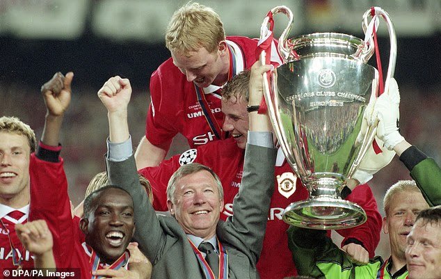 Who is bigger: Liverpool or Manchester United? We asked our football experts - and they came down overwhelmingly on one side. Now have YOUR say 4 103084385 15198129 image a 26 1760717577445