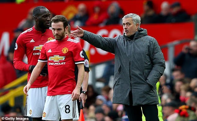 Who is bigger: Liverpool or Manchester United? We asked our football experts - and they came down overwhelmingly on one side. Now have YOUR say 6 103084425 15198129 image a 29 1760717702174
