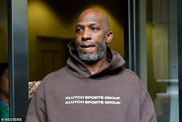 اهتز الدوري الاميركي للمحترفين مرة أخرى حيث يزعم التقرير أن مدرب لوس أنجلوس كليبرز كان في نفس لعبة بوكر المافيا المزعومة مثل تشونسي بيلوبس 3 103381961 15243931 image a 42 1761872074750