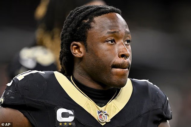 يهدد نجم اتحاد كرة القدم الأميركي ألفين كامارا بالتقاعد إذا حاول فريق نيو أورليانز ساينتس مقايضةه 1 يهدد نجم اتحاد كرة القدم الأميركي ألفين كامارا بالتقاعد إذا حاول فريق نيو أورليانز ساينتس مقايضةه