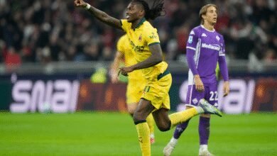 ميلان يقلب تأخره أمام فيورنتينا ويعتلي صدارة الدوري الإيطالي