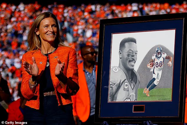 انهارت والدة ديماريوس توماس عندما تم إدراجه في حلقة مشاهير برونكو بعد سنوات من وفاته المفاجئة