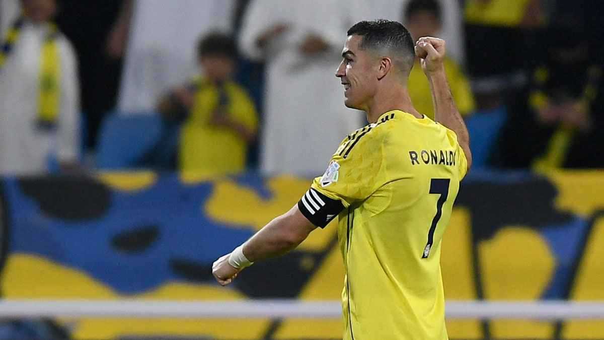نجم مانشستر يونايتد السابق يصدم ميسي بسبب رونالدو (صورة) 4 نجم مانشستر يونايتد السابق يصدم ميسي بسبب رونالدو (صورة)