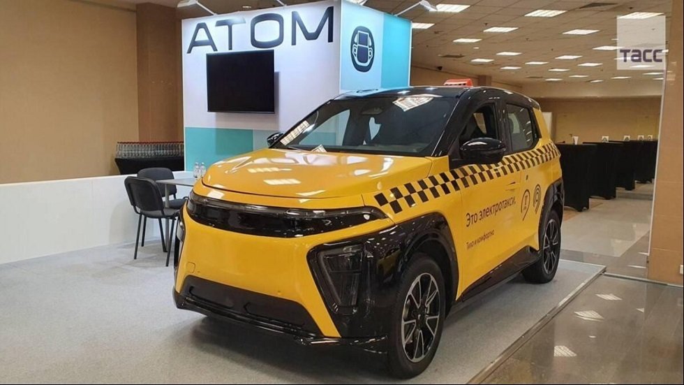 500 كم بشحنة واحدة.. منتدى سيارات الأجرة في موسكو يكشف عن تاكسي كهربائي جديد 3 500 كم بشحنة واحدة.. منتدى سيارات الأجرة في موسكو يكشف عن تاكسي كهربائي جديد