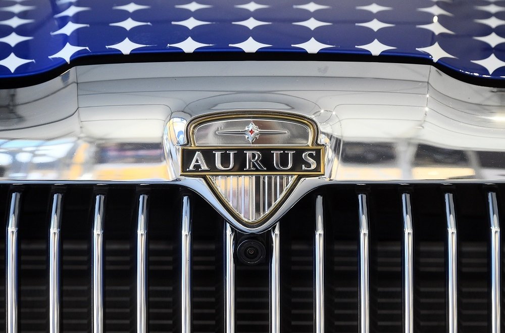 "Aurus" الروسية تكشف عن نسخ مميزة من سياراتها في بطرسبورغ 6 "Aurus" الروسية تكشف عن نسخ مميزة من سياراتها في بطرسبورغ
