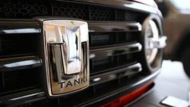 " TANK" تستعرض أشهر سياراتها في روسيا (فيديو)