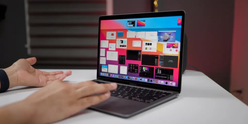 Tons of Apps on MacBook Air