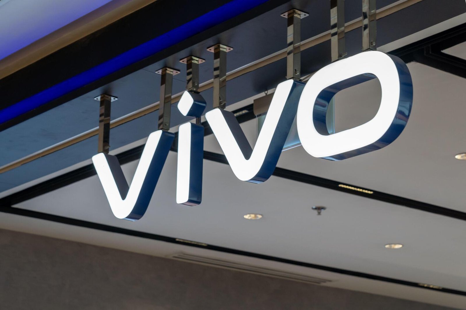 Vivo تتحدى سامسونغ وآبل بهاتف متطور 2 Vivo تتحدى سامسونغ وآبل بهاتف متطور