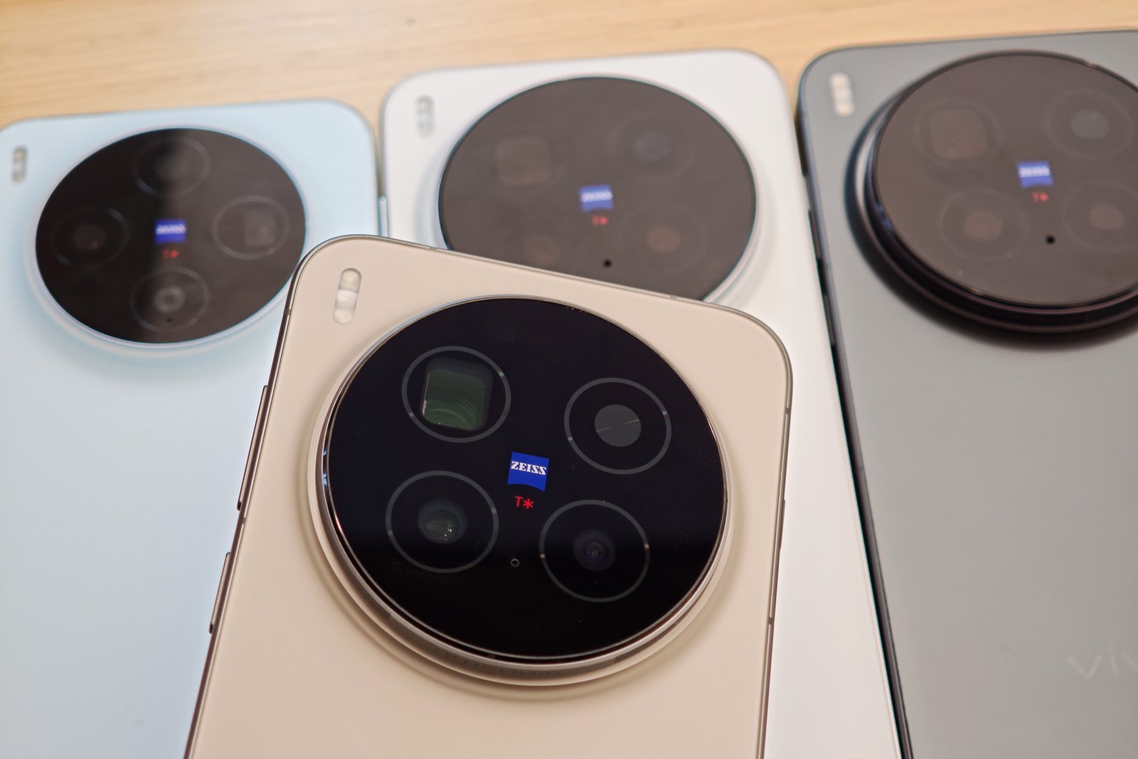 Vivo تطرح هاتفا مميزا لعشاق التصوير 2 Vivo تطرح هاتفا مميزا لعشاق التصوير