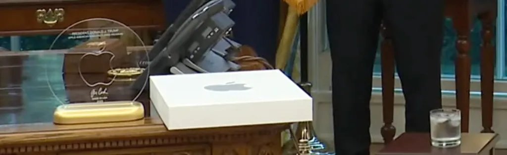 apple gift trump amp