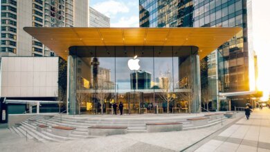 أجهزة M5 MacBook Pro وiPad Pro وVision Pro متاحة الآن في متاجر Apple