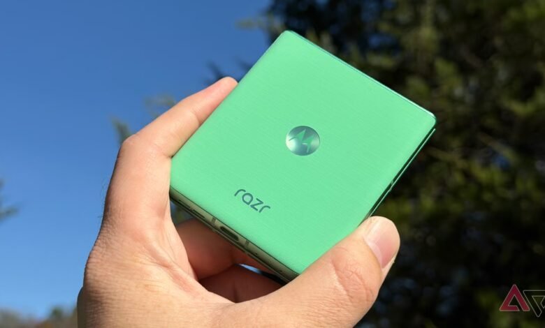إذا كنت لا تشتري Motorola Razr 2025 مقابل 50 دولارًا، فأنت تفعل ذلك بشكل خاطئ 1 إذا كنت لا تشتري Motorola Razr 2025 مقابل 50 دولارًا، فأنت تفعل ذلك بشكل خاطئ